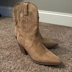 Tan Western-Style Women's Boots